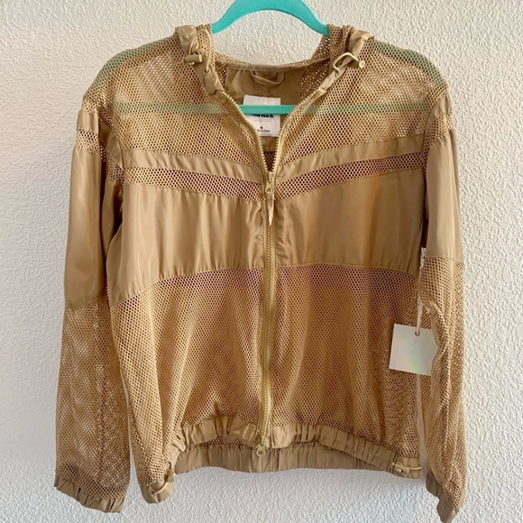 Women’s Mesh Running / Yoga Jacket Size Medium - Picture 1 of 8